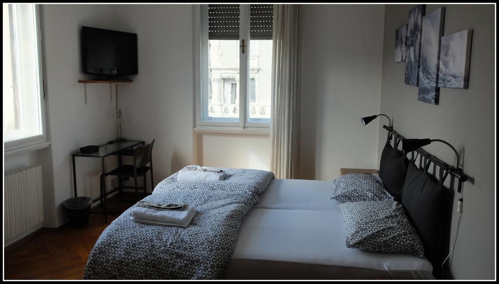 B&B Piazza Goldoni ตรีเอสเต ภายนอก รูปภาพ