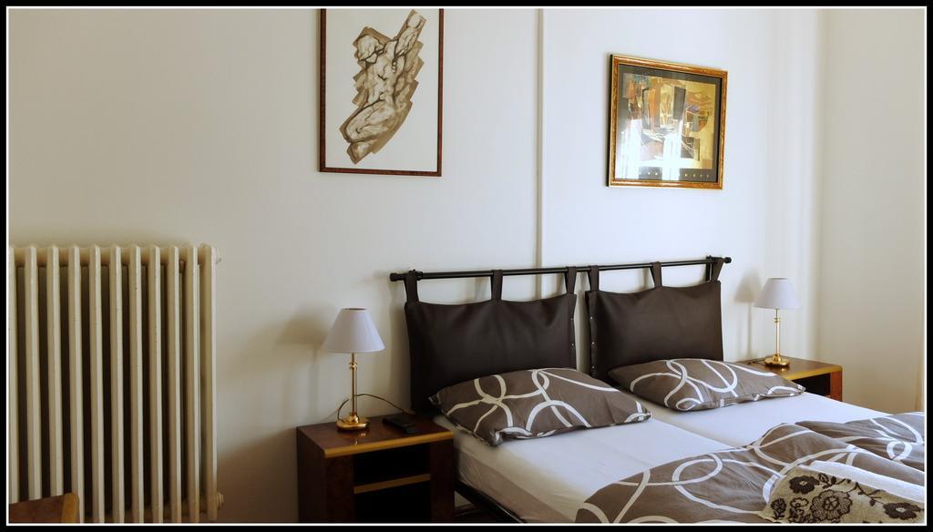 B&B Piazza Goldoni ตรีเอสเต ภายนอก รูปภาพ